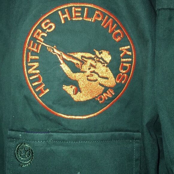 Green George Strait Hunters helping Kids shirt XL - Picture 2 of 4